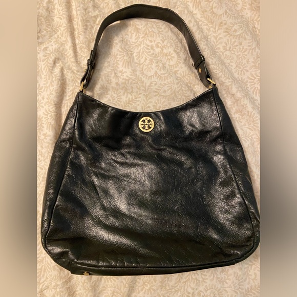 Tory Burch Handbags - Tory Burch Black Leather Purse, with Gold Hardware.💛